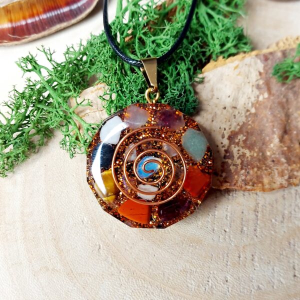 orgonite amulet bruin spiraal goud