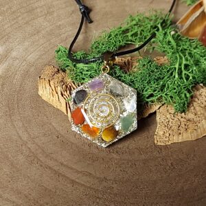 orgonite amulet veelkleurig met spiraal