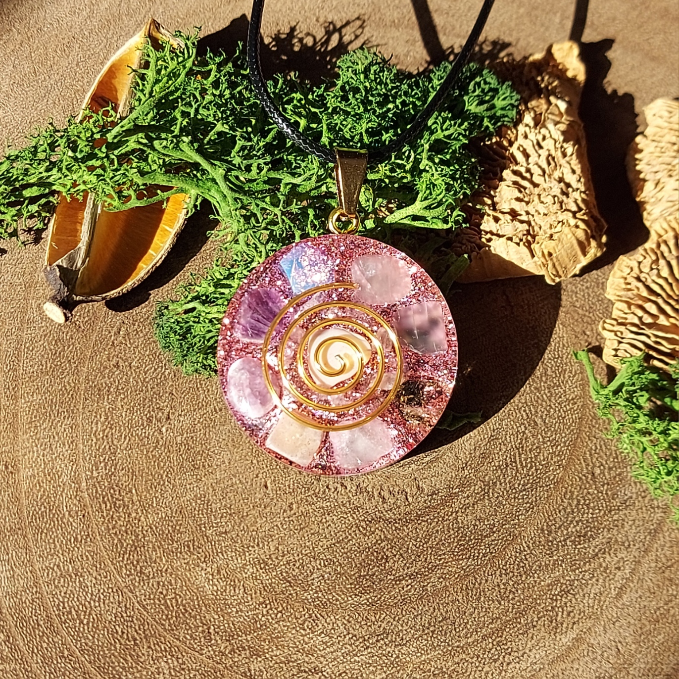 orgonite amulet roze goud spiraal