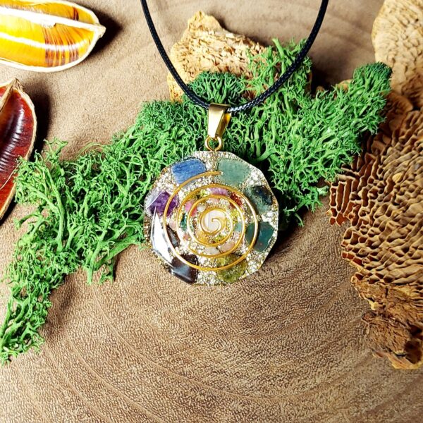 orgonite amulet diverse kleuren spiraal goud