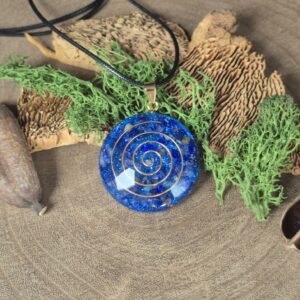 orgonite amulet rond blauw goud spiraal