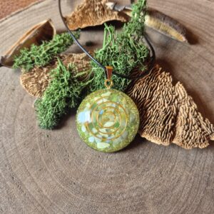 orgonite amulet lichtgroen rond