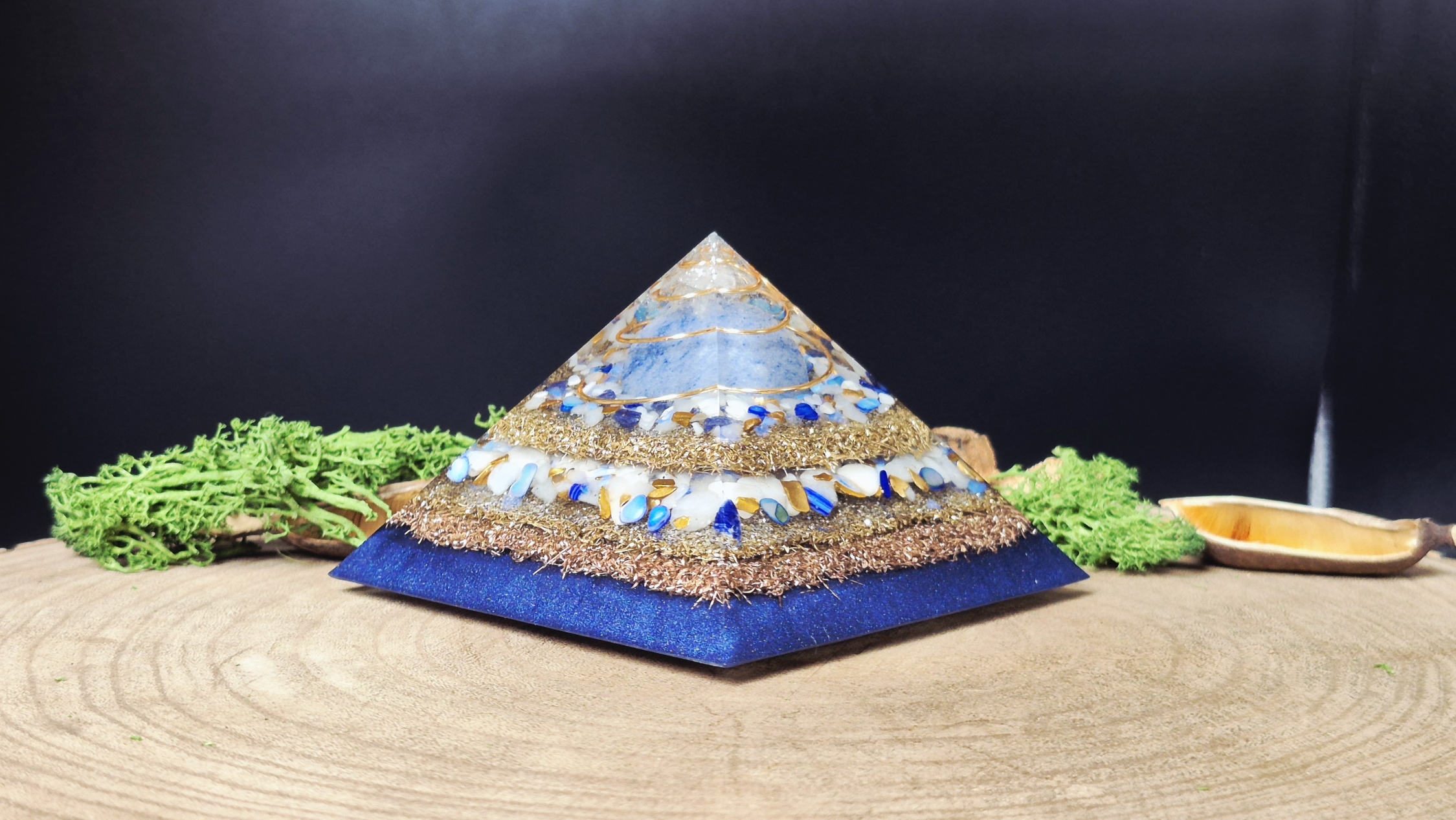orgonite piramide bol aventurijn blauw